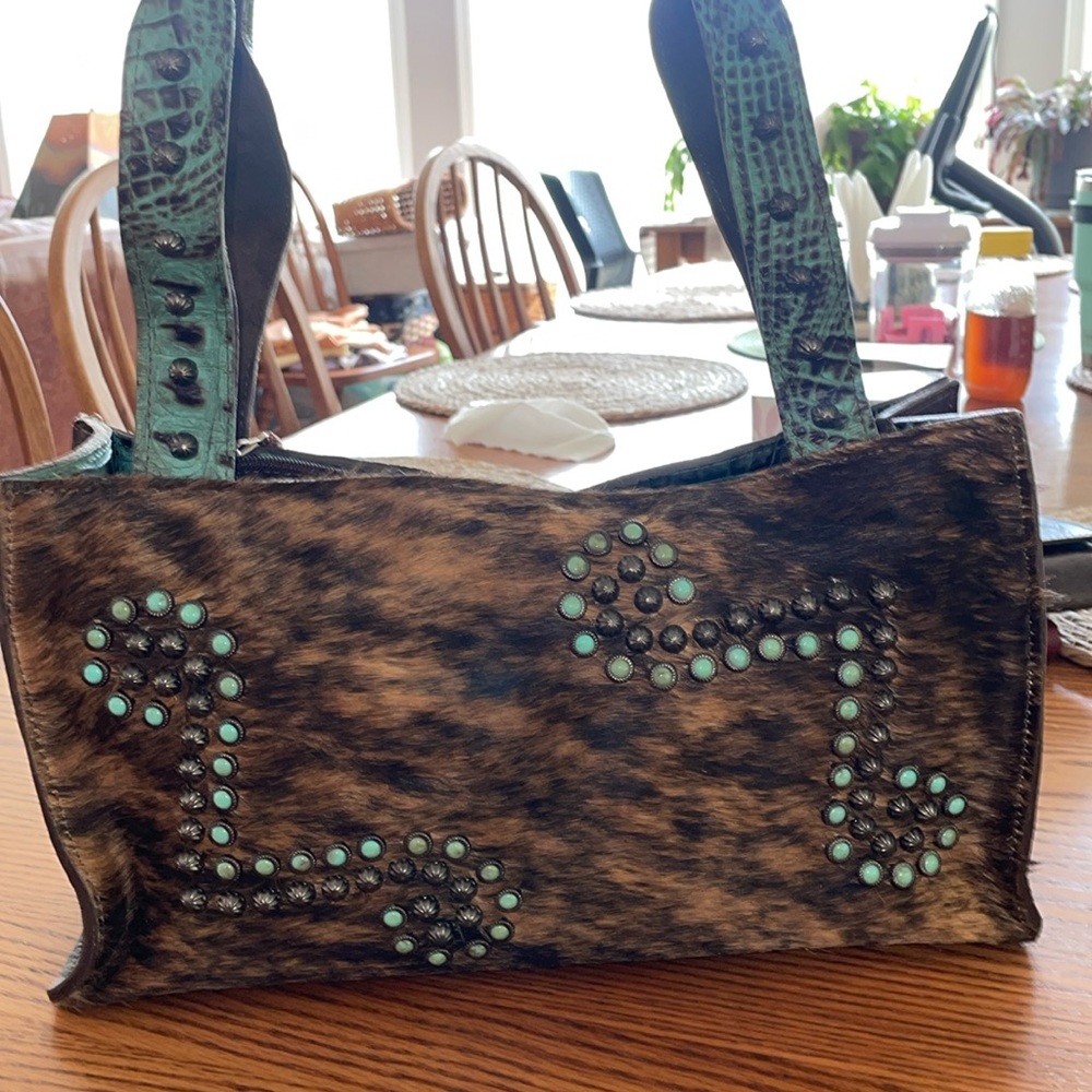 Arohoe Purse